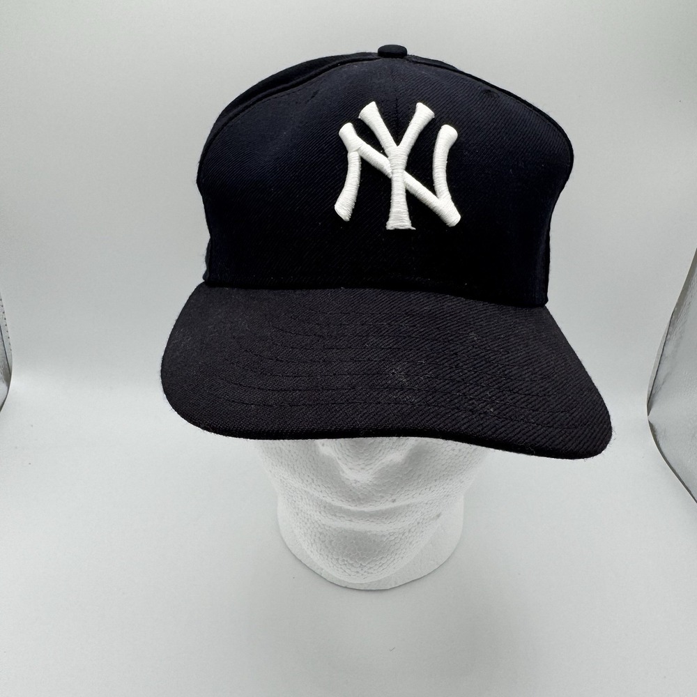 New York Yankees Hat Sz 7 1/8 Fitted New Era 59Fifty USA Cap On Field Never Used